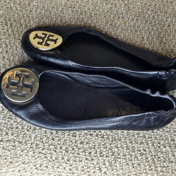 Tory Burch Black Reva Gold Logo Flats Women's 7.5 Soft Leather - Picture 4 of 5